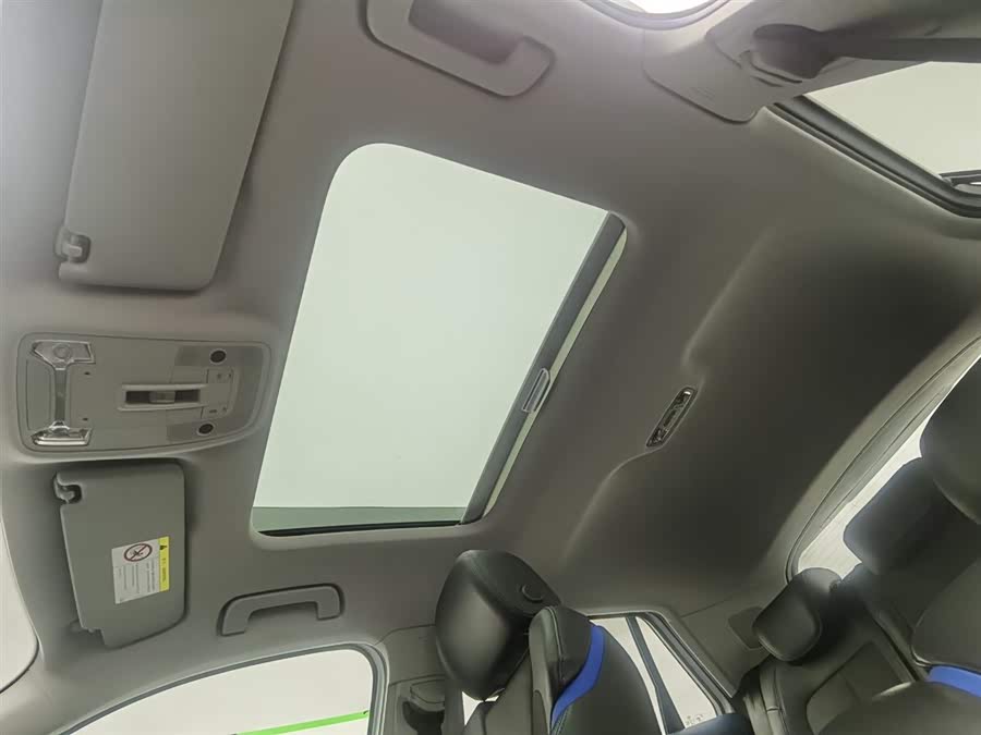 Audi Q2L e-tron 2021 immagine di auto #15