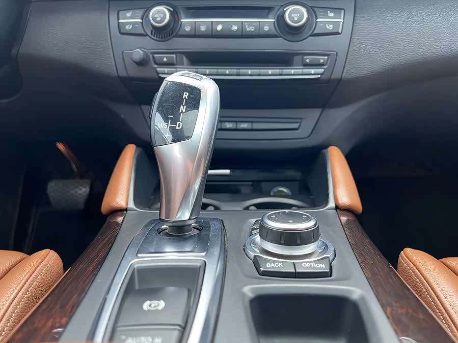 BMW 2011 car image #15