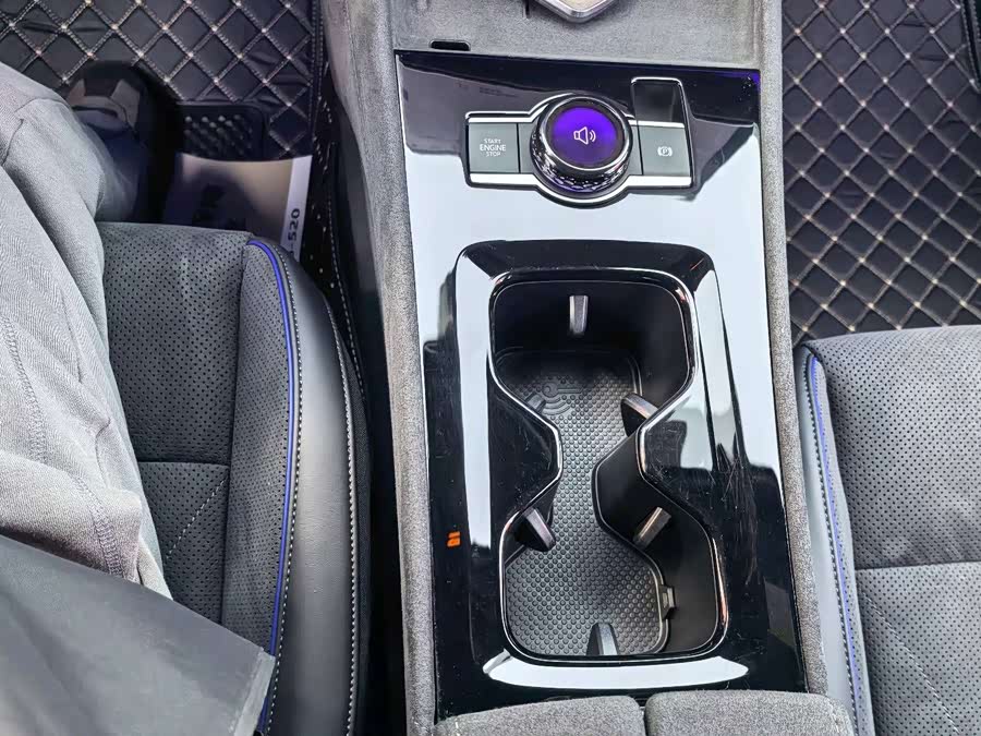 Volkswagen Tiguan L 2024 car image #15