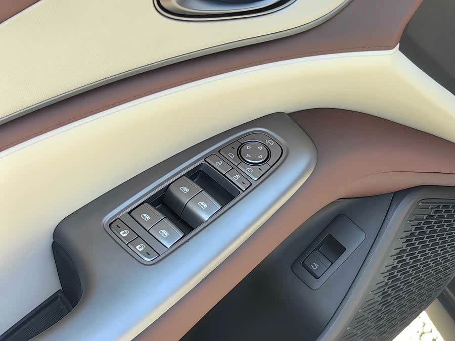 BYD Seal 07 DM-i 2025 immagine di auto #15