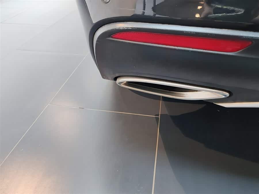 Mercedes-Benz GLE Class 2018 #15 Mercedes-Benz GLE Class 2018 car image #15