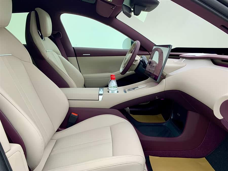 MI YU7 2025 car image #15