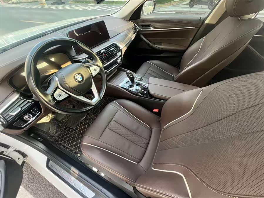 BMW 5 Series New Energy 2021 car image #15