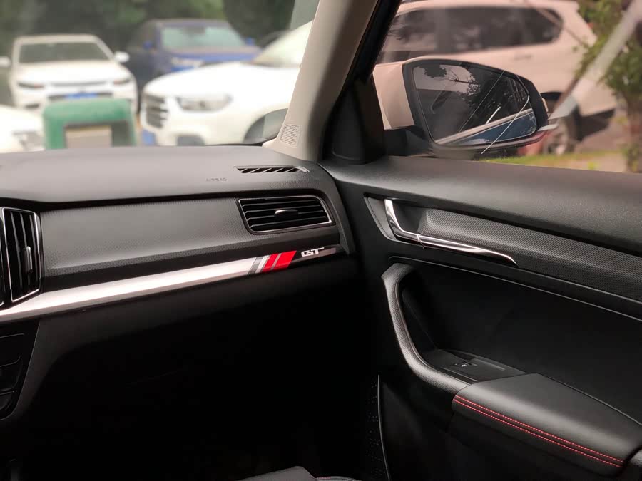 Skoda Kamiq 2020 صورة سيارة #15