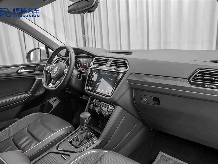 Volkswagen Tiguan L 2020 #15 Volkswagen Tiguan L 2020 car image #15