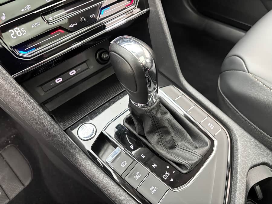 Volkswagen Tayron 2022 immagine di auto #15