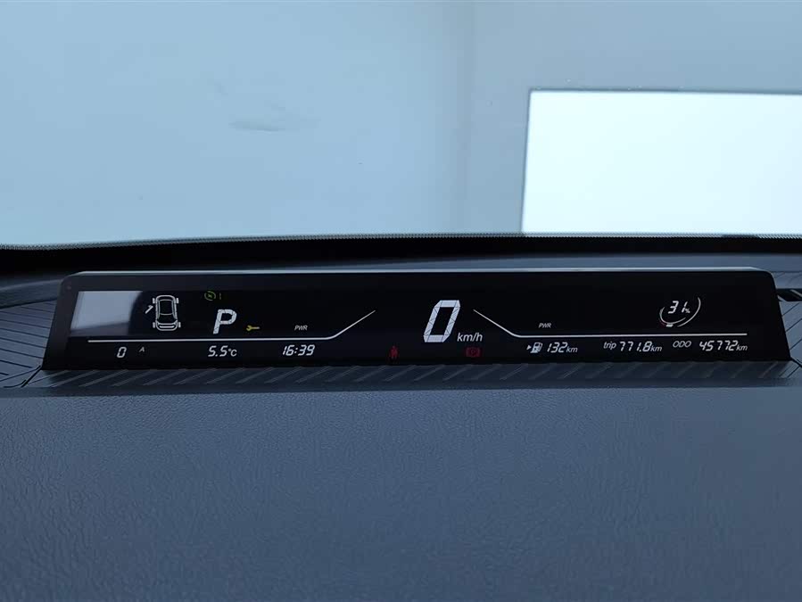 哪吒汽车 哪吒V 2022 #15 哪吒汽车 哪吒V 2022 汽车图片 #15