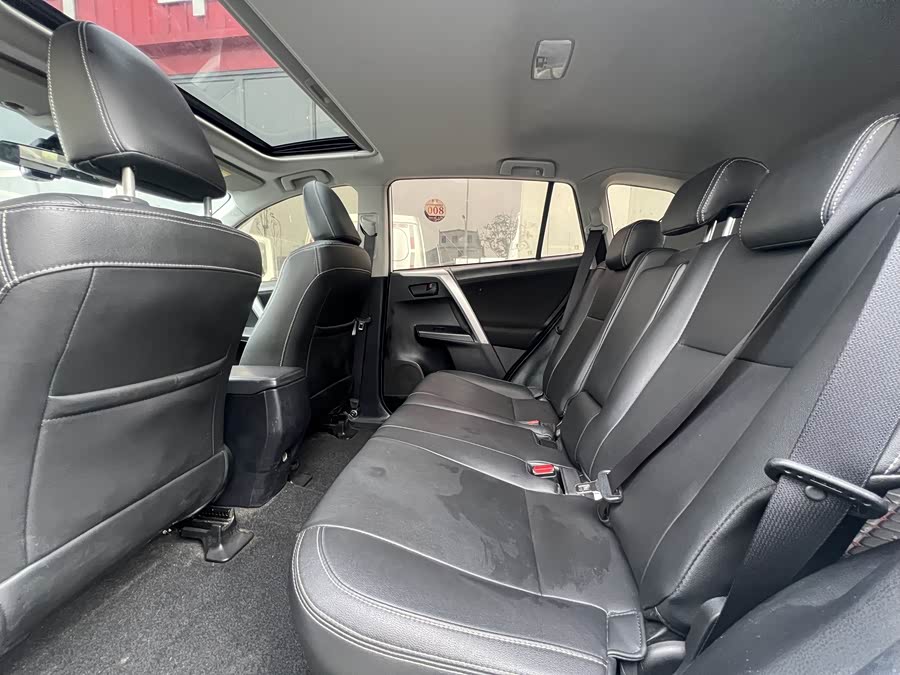 Toyota RAV4 2019 #15 Toyota RAV4 2019 car image #15