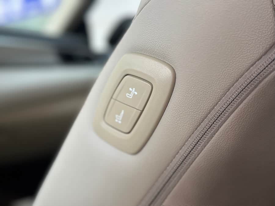 Toyota Camry 2018 car image #15