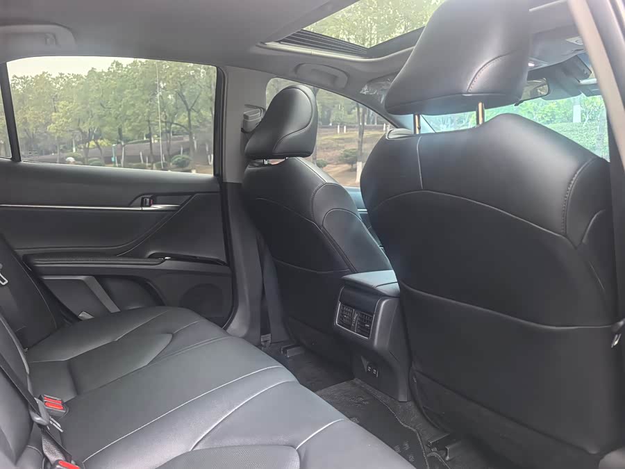 Toyota Camry 2022 immagine di auto #15