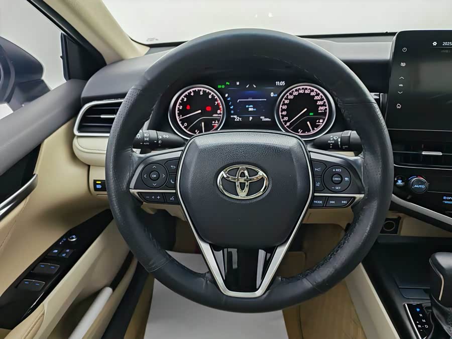 Toyota Camry 2023 immagine di auto #15