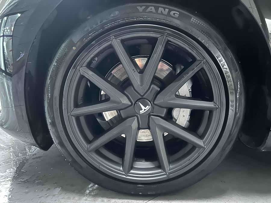Tesla Model 3 2023 car image #15