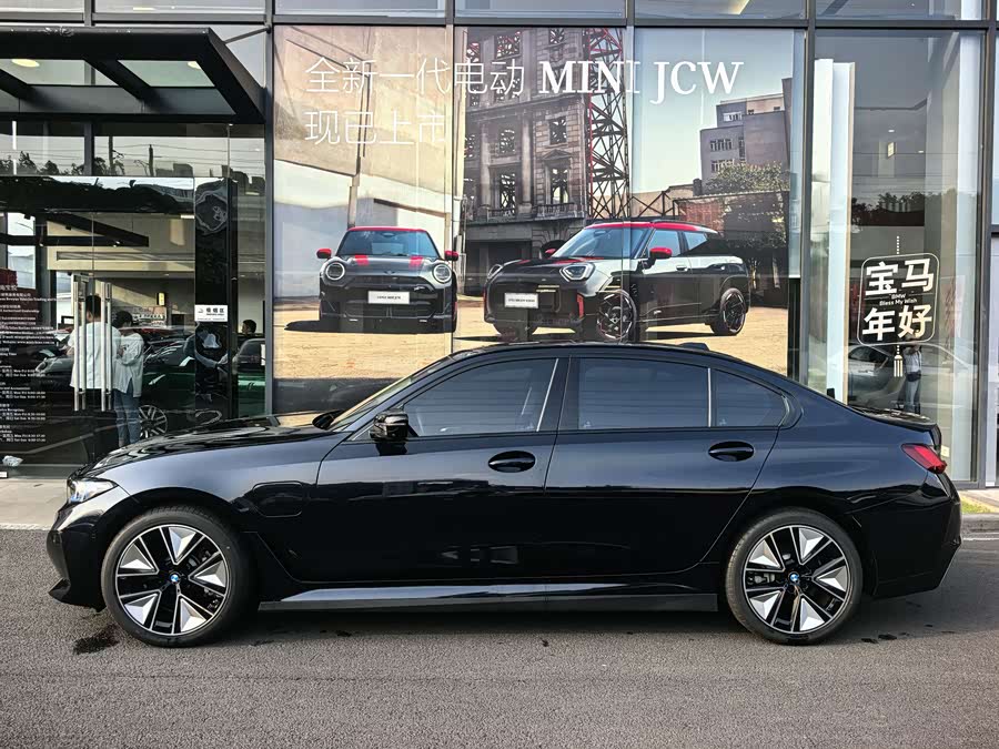 BMW i3 2024 immagine di auto #15