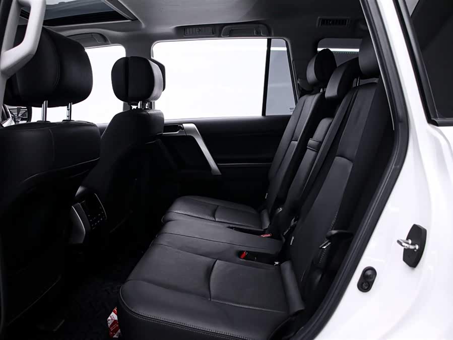 Toyota Land Cruiser Prado 2020 car image #15