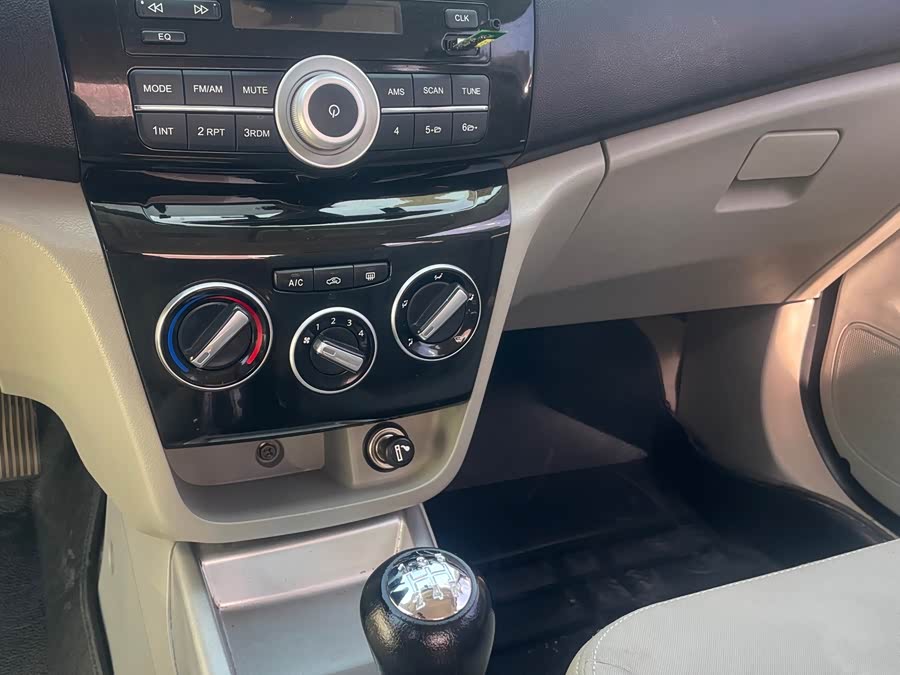 Changan Alsvin V3 2018 car image #15