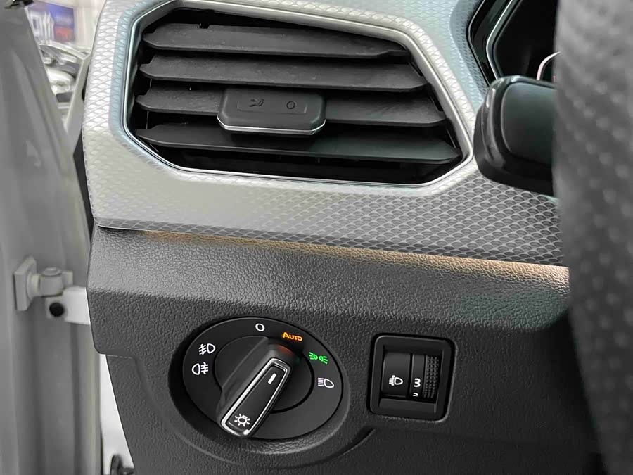 Volkswagen Tacqua 2022 car image #15