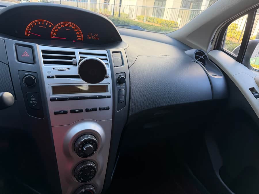 Toyota Yaris 2009 imagem de carro #15