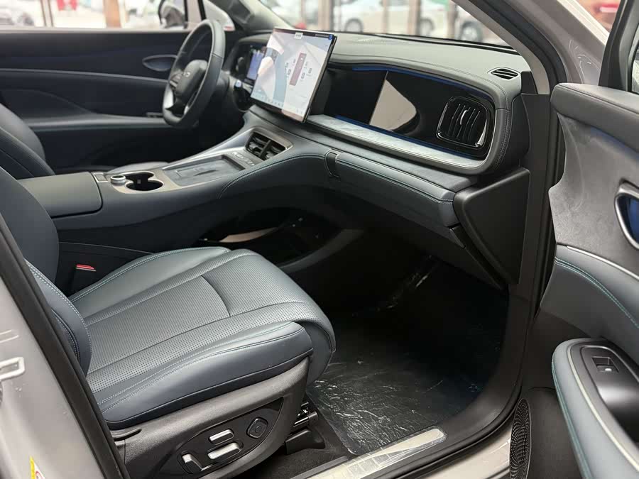 BYD Sea Lion 07 DM-i 2025 car image #15