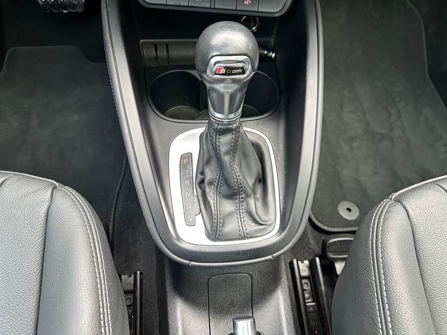 Audi A1 2015 car image #15