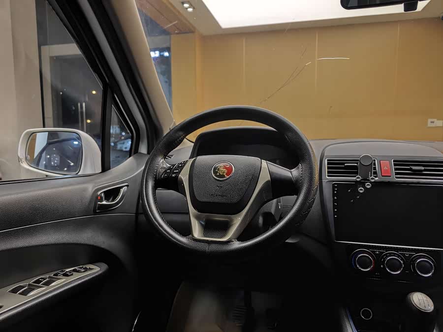 Forthing JOYEAR X5 2011 car image #15