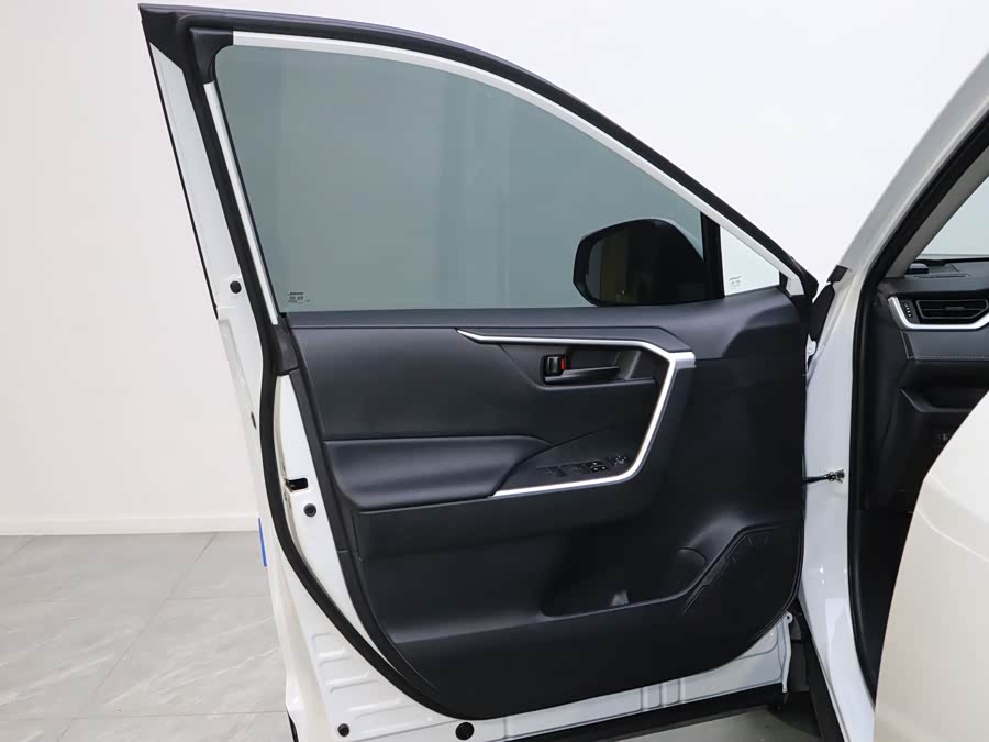 Toyota RAV4 2024 car image #15