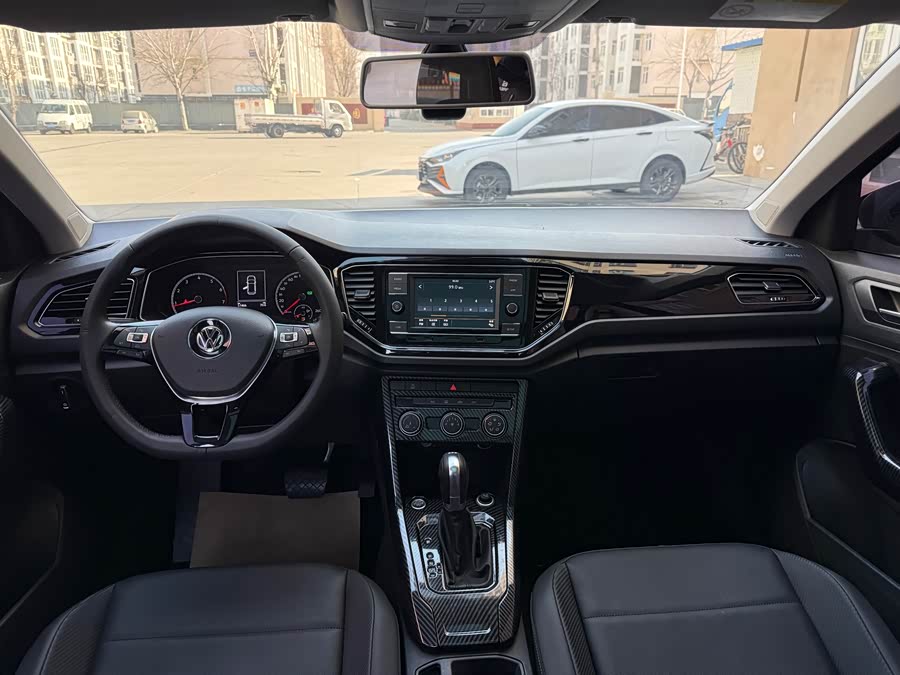 Volkswagen T-Roc 2019 #15 Volkswagen T-Roc 2019 car image #15