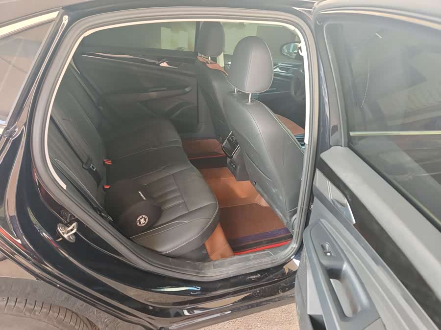 Volkswagen Passat 2024 car image #15