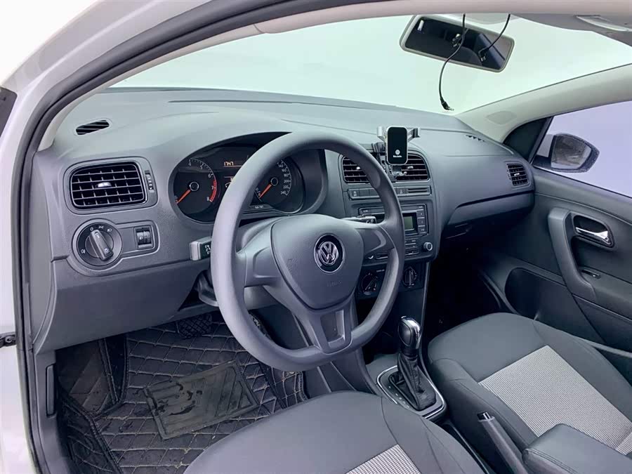 Volkswagen Polo 2019 immagine di auto #15