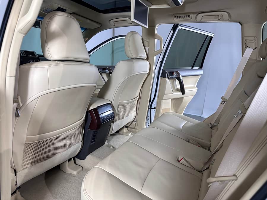 Toyota Land Cruiser Prado 2015 immagine di auto #15