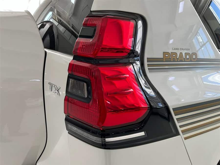 Toyota Land Cruiser Prado 2019 immagine di auto #15