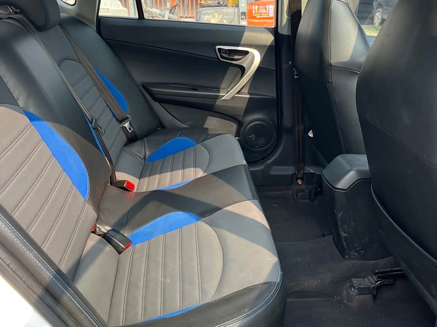 Soueast V5 Lingzhi 2015 car image #15