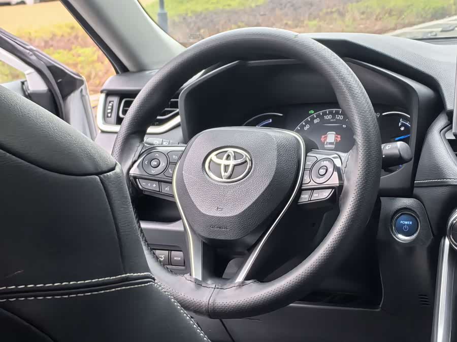 Toyota RAV4 Hybird E+ 2021 immagine di auto #15