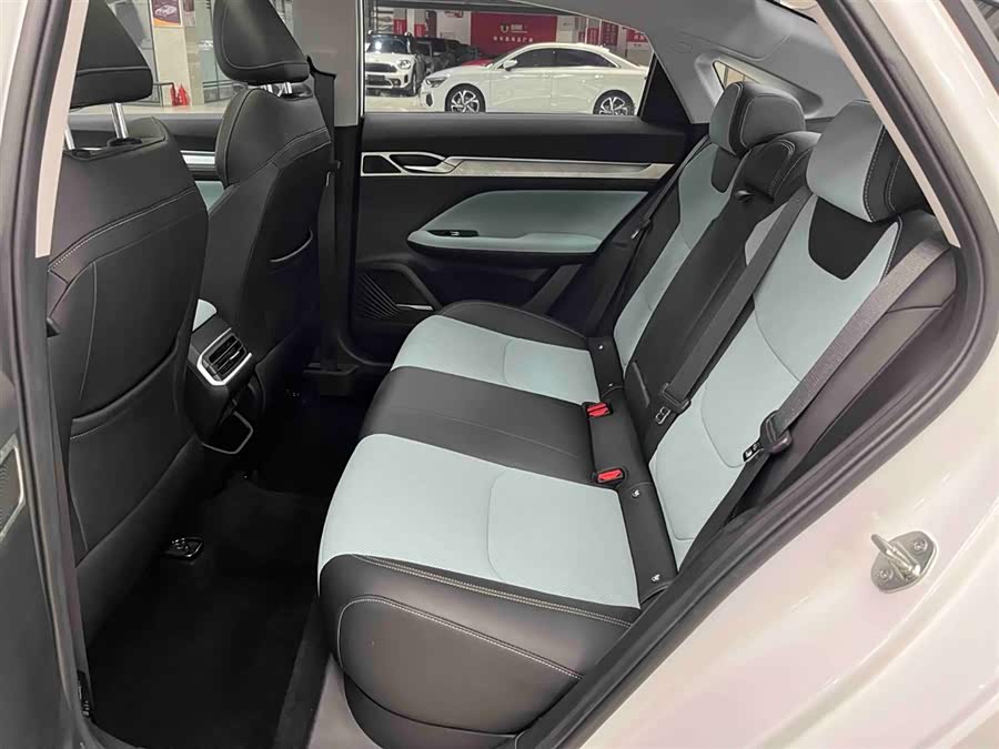 GEELY Emgrand L 2022 صورة سيارة #15