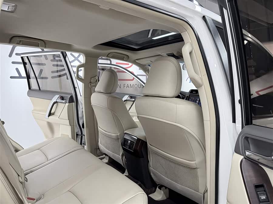 Toyota Land Cruiser Prado 2013 #15 Toyota Land Cruiser Prado 2013 car image #15