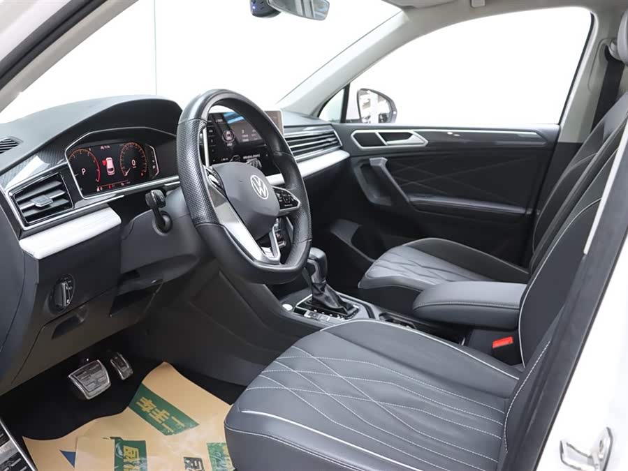 Volkswagen Tiguan L 2021 car image #15