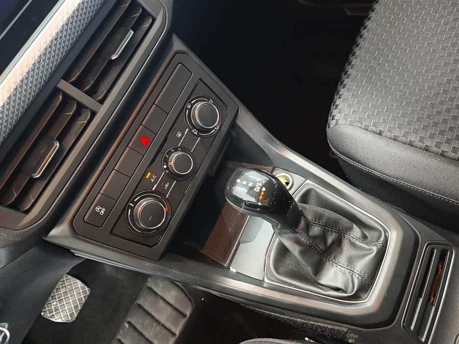 Volkswagen Tacqua 2021 car image #15