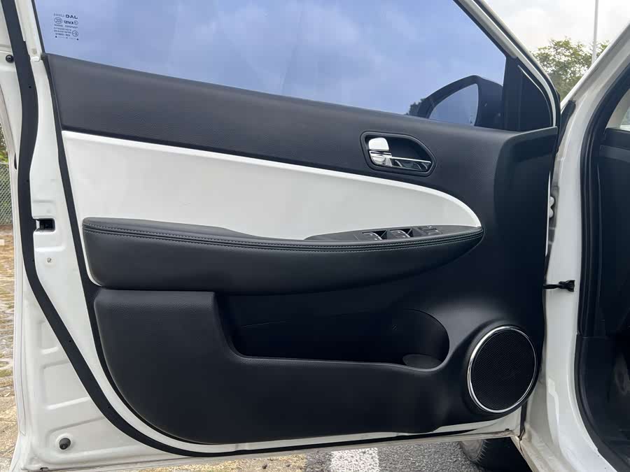 JAC 2017 #15 JAC 2017 car image #15