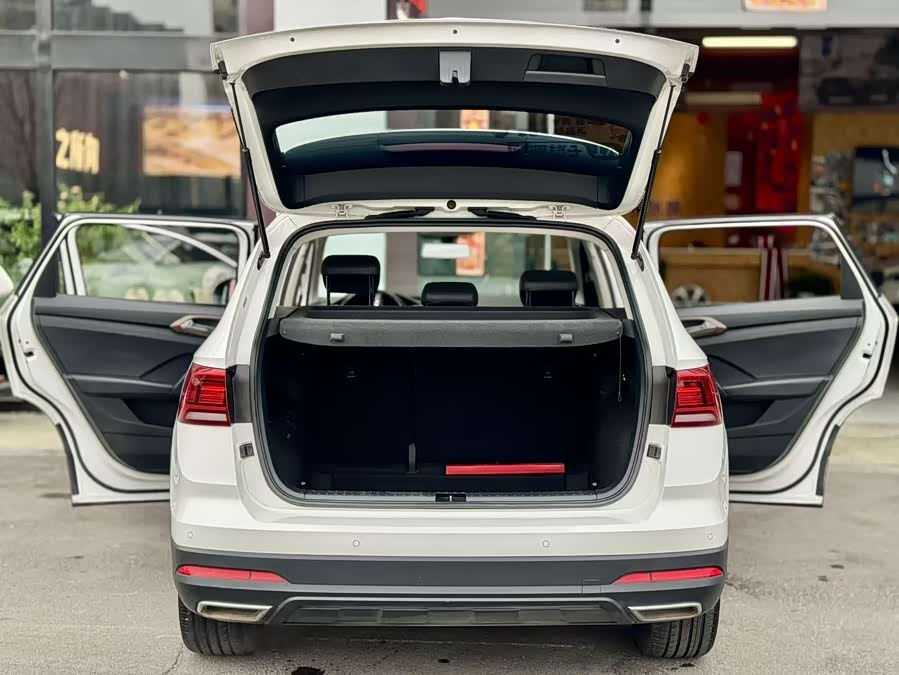 Volkswagen Tharu 2019 car image #15