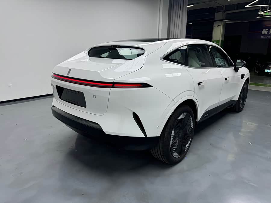 Avatr 11 2025 car image #15