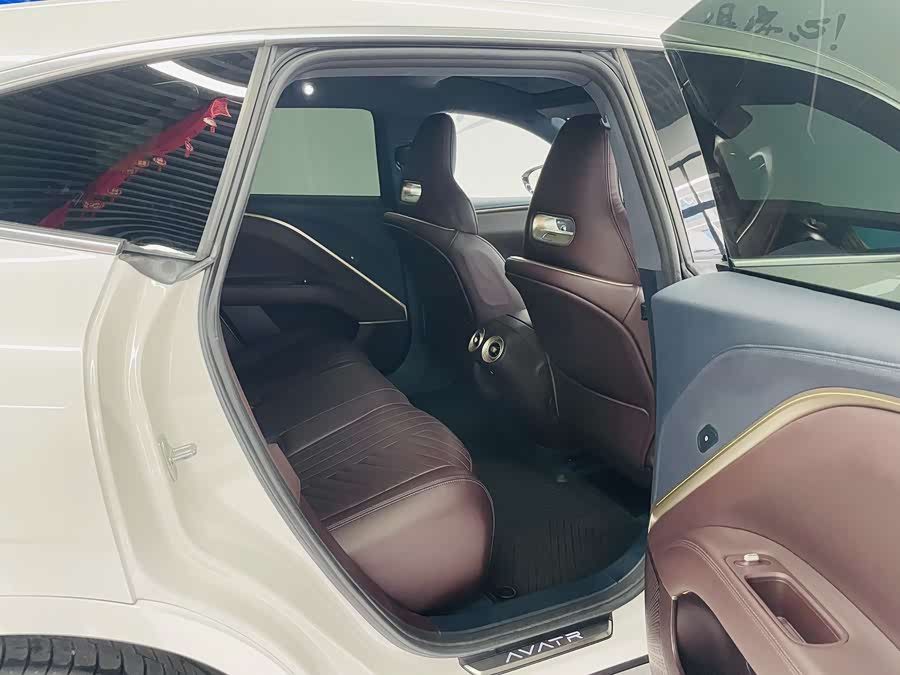 Avatr 11 2023 car image #15