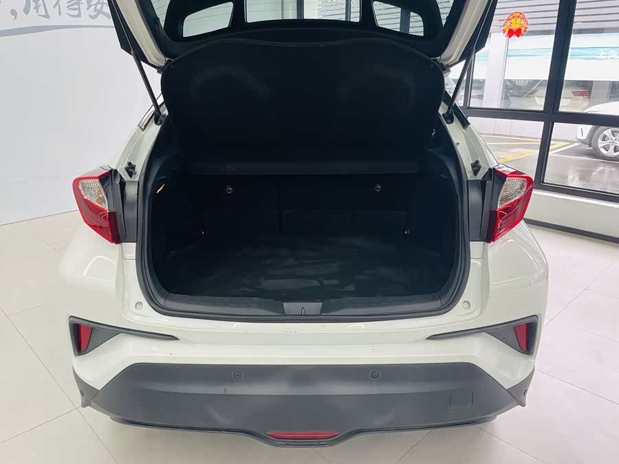 Toyota C-HR 2020 car image #15