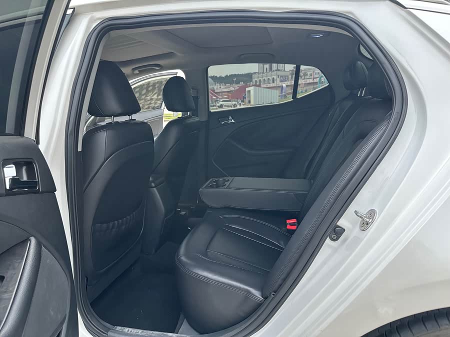 起亚 起亚K5 2013 汽车图片 #15