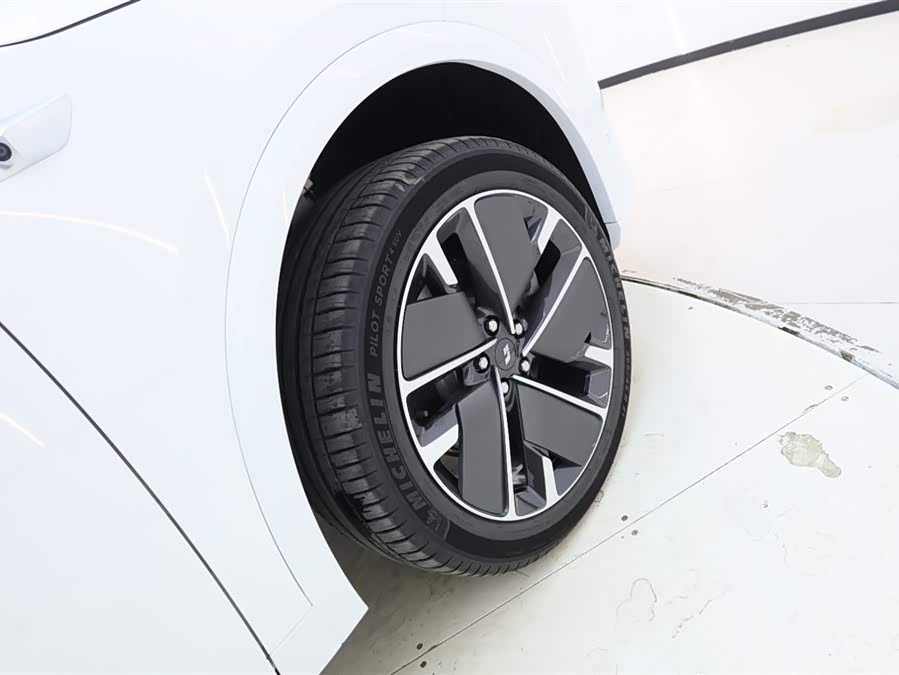 Li L7 2025 صورة سيارة #15