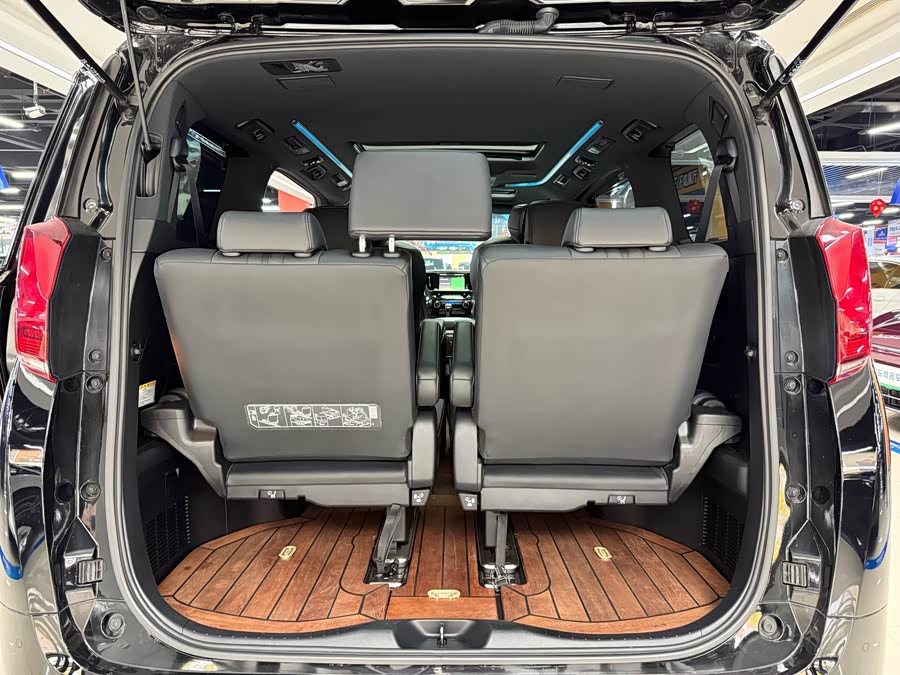Toyota Alphard 2019 immagine di auto #15
