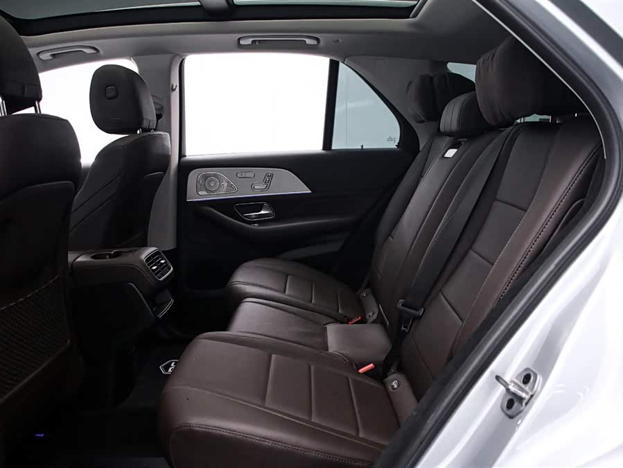 Mercedes-Benz GLE Class 2022 car image #15