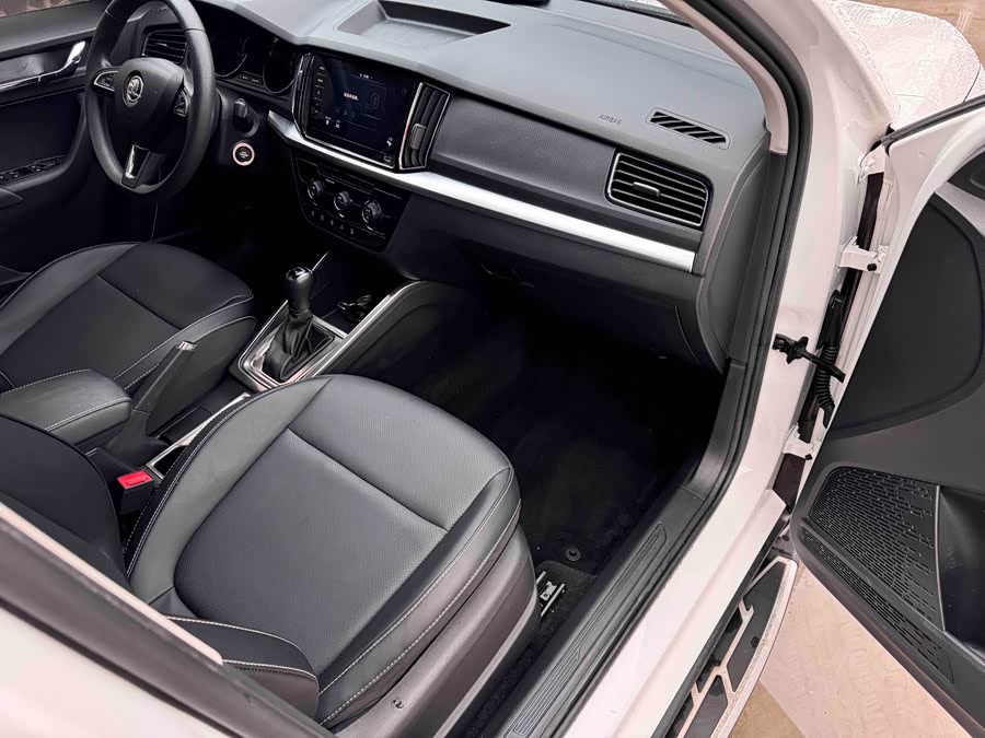 Skoda Kamiq 2022 изображение автомобиля #15