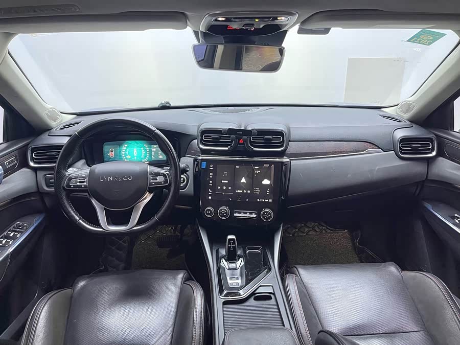 Lynk & Co 02 2018 #15 Lynk & Co 02 2018 car image #15