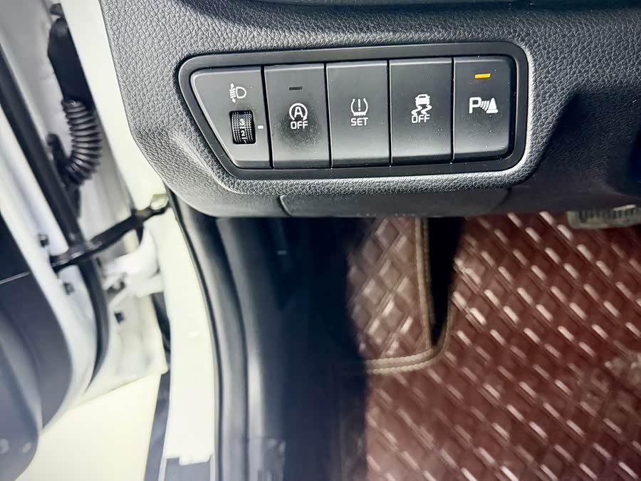 Kia Seltos 2023 imagen de coche #15