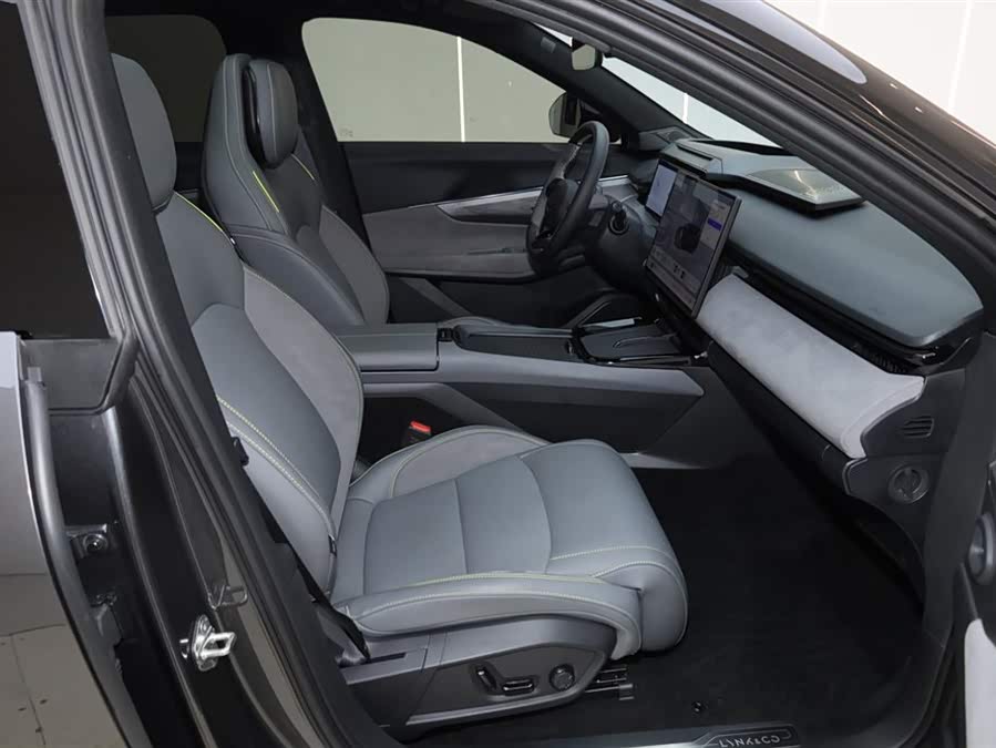 Lynk & Co 08 EM-P 2025 car image #15