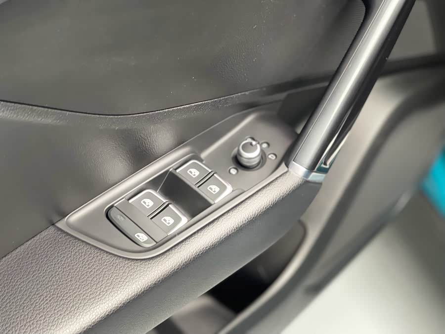 Audi Q2L 2021 #15 Audi Q2L 2021 car image #15